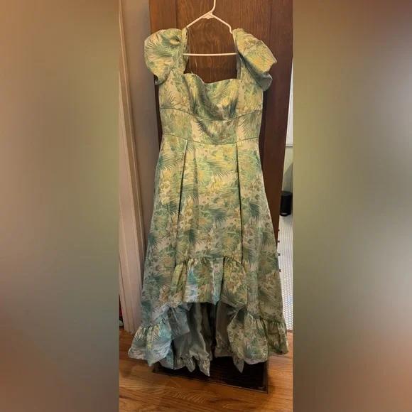 Mac Duggal Green Floral Brocade gown - 14 - Picture 4 of 13